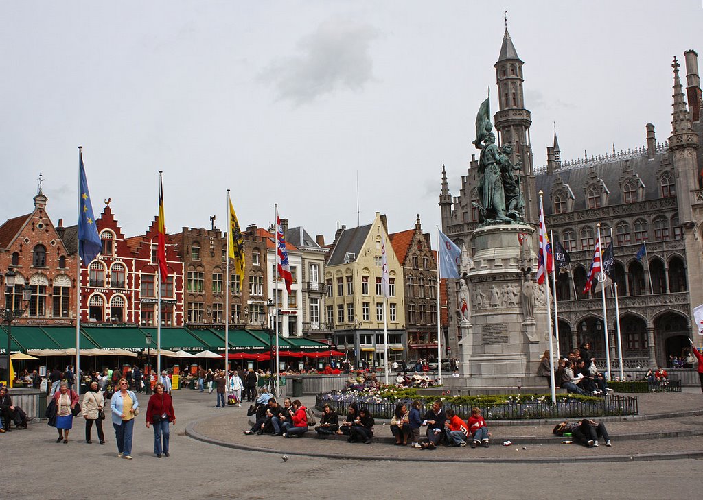 Площадь Гроте-Маркт